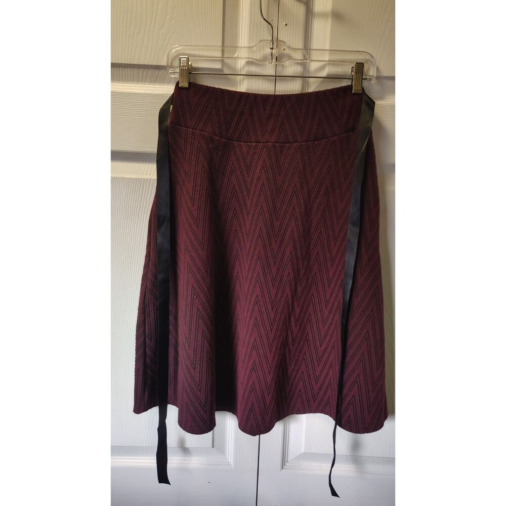 Joe B by Joe Benbasset Burgundy Zig-Zag Textured A-Line Skirt - Women's Size XS